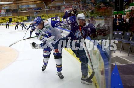 Eishockey Testspiel. EC Grand Immo VSV gegen HK Nitra.  Anton Karlsson,  (VSV),  Samuel Socha (Nitra). Villach, am 31.8.2021.
Foto: Kuess
www.qspictures.net
---
pressefotos, pressefotografie, kuess, qs, qspictures, sport, bild, bilder, bilddatenbank