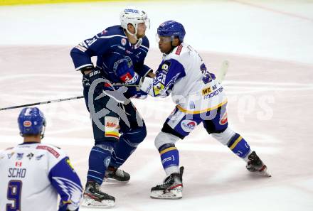 Eishockey Testspiel. EC Grand Immo VSV gegen HK Nitra. Derek Joslin,   (VSV), Tomas Hrnka  (Nitra). Villach, am 31.8.2021.
Foto: Kuess
www.qspictures.net
---
pressefotos, pressefotografie, kuess, qs, qspictures, sport, bild, bilder, bilddatenbank