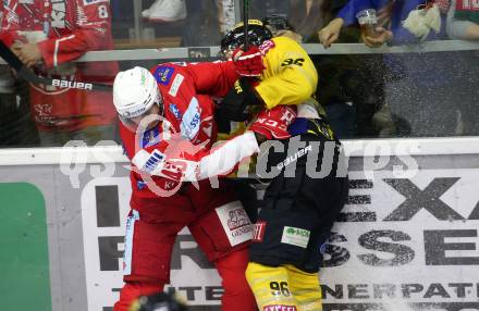 EBEL. Eishockey Bundesliga. KAC gegen	spusu Vienna Capitals. Dennis Sticha, (KAC),  Nikolaus Hartl  (Vienna Capitals). Klagenfurt, am 17.9.2021.
Foto: Kuess
www.qspictures.net

---
pressefotos, pressefotografie, kuess, qs, qspictures, sport, bild, bilder, bilddatenbank