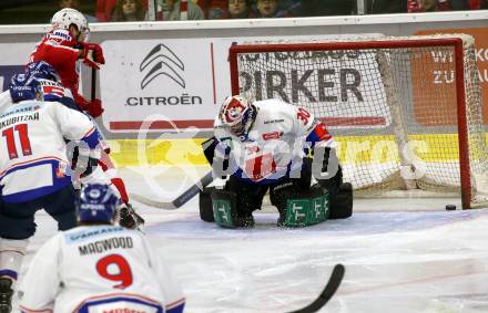 EBEL. Eishockey Bundesliga. KAC gegen	HC TIWAG Innsbruck. Matthew Fraser, (KAC),  Rene Swette  (Innsbruck). Klagenfurt, am 18.9.2021.
Foto: Kuess
www.qspictures.net

---
pressefotos, pressefotografie, kuess, qs, qspictures, sport, bild, bilder, bilddatenbank