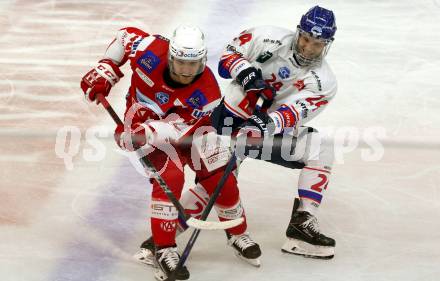 EBEL. Eishockey Bundesliga. KAC gegen	HC TIWAG Innsbruck. Johannes Bischofberger,  (KAC),  Simon Bourque (Innsbruck). Klagenfurt, am 18.9.2021.
Foto: Kuess
www.qspictures.net

---
pressefotos, pressefotografie, kuess, qs, qspictures, sport, bild, bilder, bilddatenbank