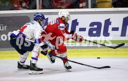 EBEL. Eishockey Bundesliga. KAC gegen	HC TIWAG Innsbruck. Matthew Fraser,  (KAC), Simon Bourque  (Innsbruck). Klagenfurt, am 18.9.2021.
Foto: Kuess
www.qspictures.net

---
pressefotos, pressefotografie, kuess, qs, qspictures, sport, bild, bilder, bilddatenbank