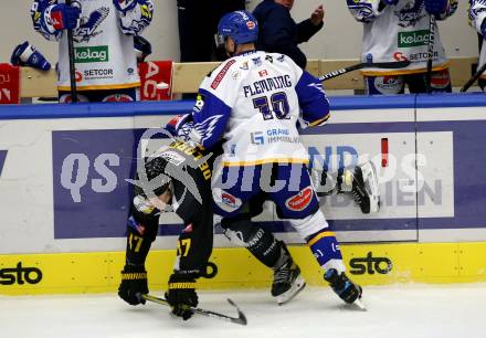 EBEL. Eishockey Bundesliga. VSV gegen HC Pustertal Woelfe. Brett Flemming,  (VSV), Lukas De Lorenzo Meo   (Pustertal). Villach, am 24.9.2021.
Foto: Kuess
www.qspictures.net
---
pressefotos, pressefotografie, kuess, qs, qspictures, sport, bild, bilder, bilddatenbank