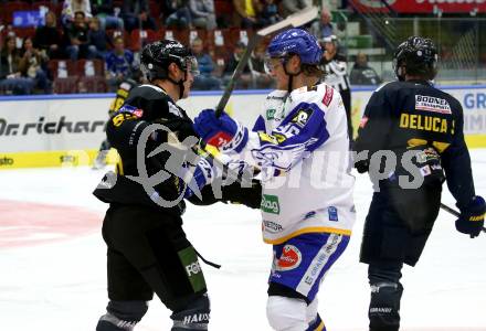 EBEL. Eishockey Bundesliga. VSV gegen HC Pustertal Woelfe.  Anton Karlsson,  (VSV), Shane Robert Hanna  (Pustertal). Villach, am 24.9.2021.
Foto: Kuess
www.qspictures.net
---
pressefotos, pressefotografie, kuess, qs, qspictures, sport, bild, bilder, bilddatenbank