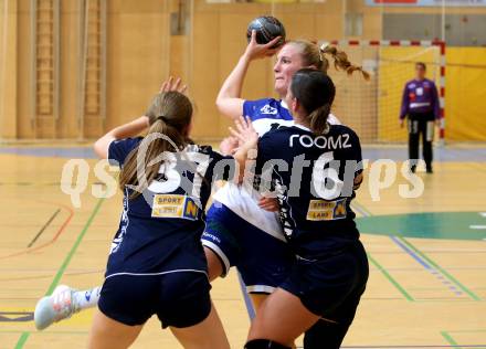 Handball. Bundesliga. Frauen.  	SC witasek Ferlach/Feldkirchen gegen roomz JAGS WV.  Fister Petra  (Ferlach),  Gander Kim, Eichhorn Barbara  (roomz JAGS WV). Ferlach, 25.9.2021.
Foto: Kuess
---
pressefotos, pressefotografie, kuess, qs, qspictures, sport, bild, bilder, bilddatenbank