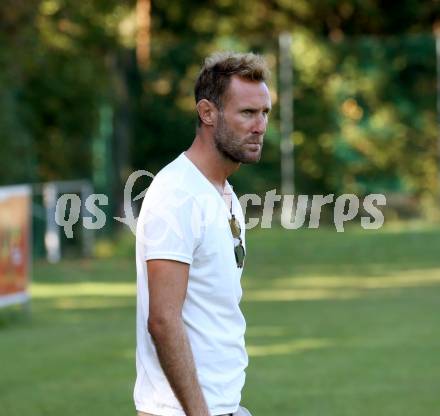 Fussball. Kaerntner Liga. Ferlach Atus gegen St. Michael/Bl..  Trainer Florian Oberrisser   (St. Michael). Ferlach, am 25.9.2021.
Foto: Kuess
www.qspictures.net
---
pressefotos, pressefotografie, kuess, qs, qspictures, sport, bild, bilder, bilddatenbank