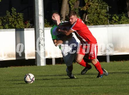 Fussball. Kaerntner Liga. KAC 1909 gegen Feldkirchen SV.  Albert Shabani (KAC), Florian Richard Peterl  (Feldkirchen). Klagenfurt, am 25.9.2021.
Foto: Kuess
www.qspictures.net
---
pressefotos, pressefotografie, kuess, qs, qspictures, sport, bild, bilder, bilddatenbank