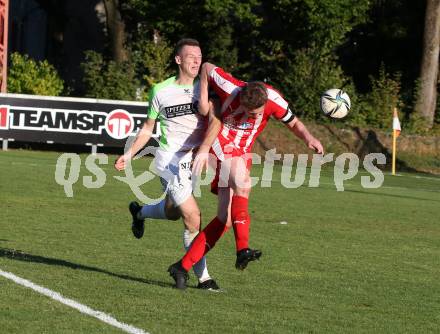 Fussball. Kaerntner Liga. KAC 1909 gegen Feldkirchen SV.  Hannes Plieschnegger  (KAC),  Bajro Besic (Feldkirchen). Klagenfurt, am 25.9.2021.
Foto: Kuess
www.qspictures.net
---
pressefotos, pressefotografie, kuess, qs, qspictures, sport, bild, bilder, bilddatenbank