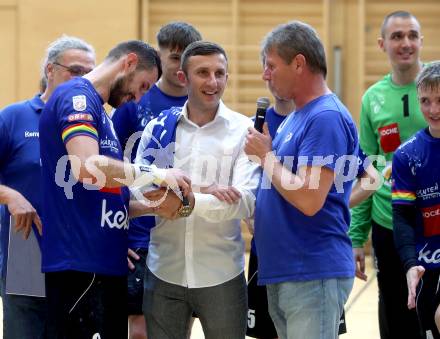 Handball. SC Kelag Ferlach gegen Sparkasse Schwaz Handball Tirol.   Verabschiedung Izudin Mujanovic. Ferlach, am 25.9.2021. 
Foto: Kuess
---
pressefotos, pressefotografie, kuess, qs, qspictures, sport, bild, bilder, bilddatenbank