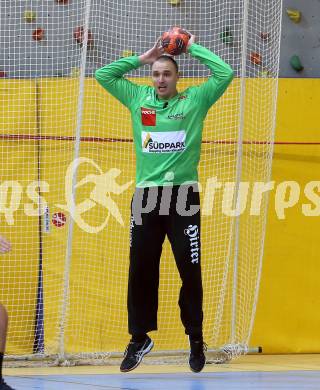 Handball. SC Kelag Ferlach gegen Sparkasse Schwaz Handball Tirol.   Vladimir Gosic (Ferlach). Ferlach, am 25.9.2021. 
Foto: Kuess
---
pressefotos, pressefotografie, kuess, qs, qspictures, sport, bild, bilder, bilddatenbank