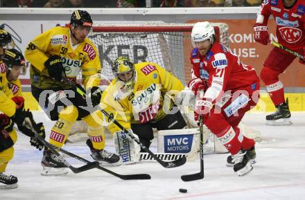 EBEL. Eishockey Bundesliga. KAC gegen	spusu Vienna Capitals. Thomas Hundertpfund, (KAC), Mario Fischer, Bernhard Starkbaum   (Vienna Capitals). Klagenfurt, am 1.10.2021.
Foto: Kuess
www.qspictures.net

---
pressefotos, pressefotografie, kuess, qs, qspictures, sport, bild, bilder, bilddatenbank