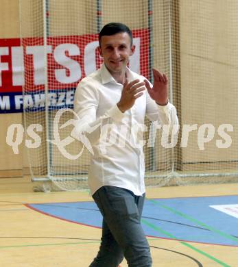 Handball. SC Kelag Ferlach gegen Sparkasse Schwaz Handball Tirol.   Verabschiedung Izudin Mujanovic. Ferlach, am 25.9.2021. 
Foto: Kuess
---
pressefotos, pressefotografie, kuess, qs, qspictures, sport, bild, bilder, bilddatenbank