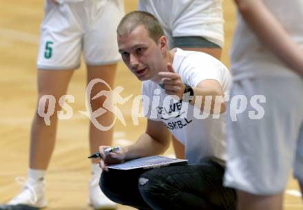 Basketball Damen Superliga 2021/2022. Grunddurchgang 1. Runde.  KOS Celovec Damen gegen BK Duchess Klosterneuburg. Trainer Andraz Voncina  (KOS). Klagenfurt, am 2.10.2021.
Foto: Kuess
www.qspictures.net
---
pressefotos, pressefotografie, kuess, qs, qspictures, sport, bild, bilder, bilddatenbank