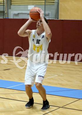 Basketball Austria Cup 2020/2021.  Woerthersee Piraten gegen BBU Salzburg. Simon Finzgar (Piraten). Klagenfurt, am 2.10.2021.
Foto: Kuess
www.qspictures.net

---
pressefotos, pressefotografie, kuess, qs, qspictures, sport, bild, bilder, bilddatenbank