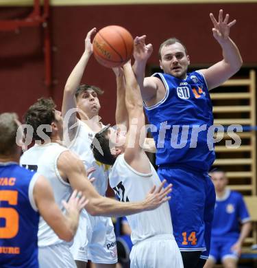 Basketball Austria Cup 2020/2021.  Woerthersee Piraten gegen BBU Salzburg. Jan-Arne Apschner (Piraten), Rusmir Grosic (BBU Salzburg). Klagenfurt, am 2.10.2021.
Foto: Kuess
www.qspictures.net

---
pressefotos, pressefotografie, kuess, qs, qspictures, sport, bild, bilder, bilddatenbank