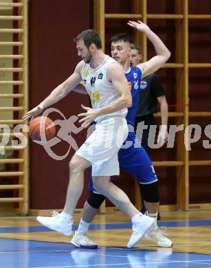 Basketball Austria Cup 2020/2021.  Woerthersee Piraten gegen BBU Salzburg. Maximilian Kunovjanek (Piraten), Marko Rakic (BBU Salzburg). Klagenfurt, am 2.10.2021.
Foto: Kuess
www.qspictures.net

---
pressefotos, pressefotografie, kuess, qs, qspictures, sport, bild, bilder, bilddatenbank