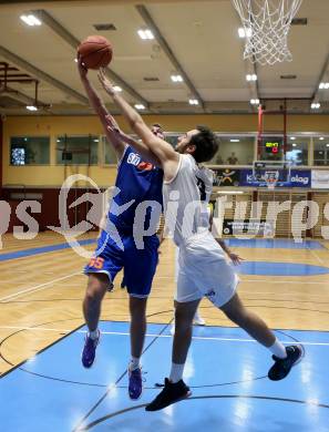 Basketball Austria Cup 2020/2021.  Woerthersee Piraten gegen BBU Salzburg.Alen Repac  (Piraten), Luka Milovac (BBU Salzburg). Klagenfurt, am 2.10.2021.
Foto: Kuess
www.qspictures.net

---
pressefotos, pressefotografie, kuess, qs, qspictures, sport, bild, bilder, bilddatenbank