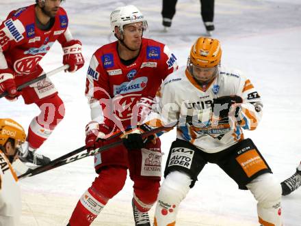 EBEL. Eishockey Bundesliga. KAC gegen	Black Wings Linz. Nicholas Eric Petersen,  (KAC), Alexander Lahoda  (Linz). Klagenfurt, am 8.10.2021.
Foto: Kuess
www.qspictures.net

---
pressefotos, pressefotografie, kuess, qs, qspictures, sport, bild, bilder, bilddatenbank