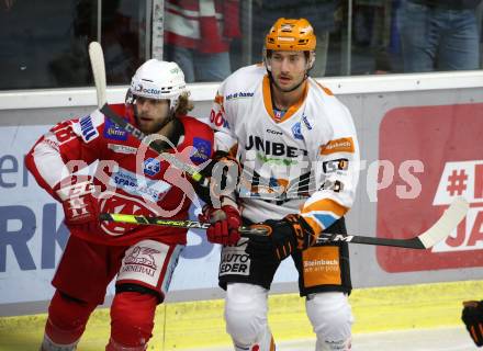 EBEL. Eishockey Bundesliga. KAC gegen	Black Wings Linz. Daniel Obersteiner,  (KAC), Julian Pusnik  (Linz). Klagenfurt, am 8.10.2021.
Foto: Kuess
www.qspictures.net

---
pressefotos, pressefotografie, kuess, qs, qspictures, sport, bild, bilder, bilddatenbank