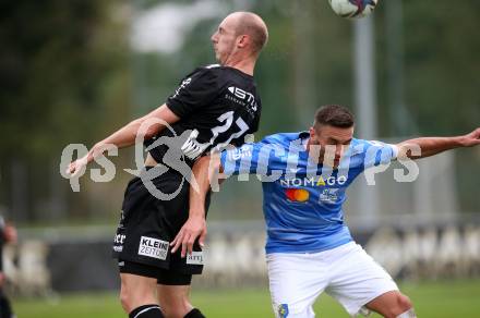 Fussball Testspiel. SK Austria Klagenfurt gegen NK Bravo (SLO).   Nicolas Wimmer (Klagenfurt), Gregor Bajde (SLO). Sportpark Fischl. Klagenfurt, am 8.10.2021.
Foto: Kuess
---
pressefotos, pressefotografie, kuess, qs, qspictures, sport, bild, bilder, bilddatenbank