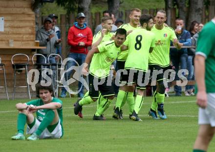 Fussball. 2. Klasse A. Ainet gegen Obermillstatt.  Torjubel   Chirawat Kareerat (Ainet). Ainet, 3.10.2021.
Foto: Kuess
---
pressefotos, pressefotografie, kuess, qs, qspictures, sport, bild, bilder, bilddatenbank