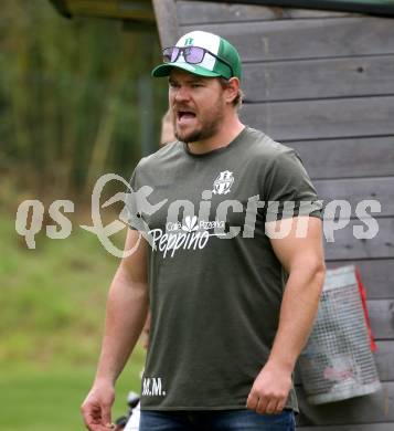 Fussball. 2. Klasse A. Ainet gegen Obermillstatt.  Trainer  Manuel Meixner  (Obermillstatt). Ainet, 3.10.2021.
Foto: Kuess
---
pressefotos, pressefotografie, kuess, qs, qspictures, sport, bild, bilder, bilddatenbank