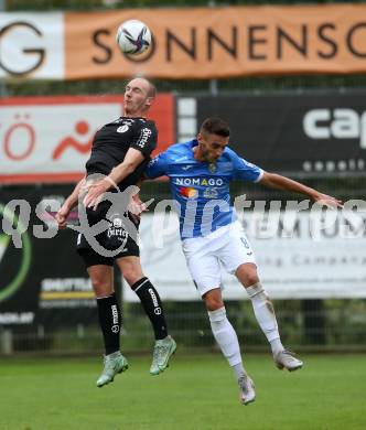 Fussball Testspiel. SK Austria Klagenfurt gegen NK Bravo (SLO).    Nicolas Wimmer (Klagenfurt), Gregor Bajde (SLO). Sportpark Fischl. Klagenfurt, am 8.10.2021.
Foto: Kuess
---
pressefotos, pressefotografie, kuess, qs, qspictures, sport, bild, bilder, bilddatenbank