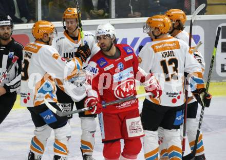 EBEL. Eishockey Bundesliga. KAC gegen	Black Wings Linz. Torjubel Emilio Romig, Alexander Lahoda, Gerd Kragl, Stefan Gaffal  (Linz). Klagenfurt, am 8.10.2021.
Foto: Kuess
www.qspictures.net

---
pressefotos, pressefotografie, kuess, qs, qspictures, sport, bild, bilder, bilddatenbank