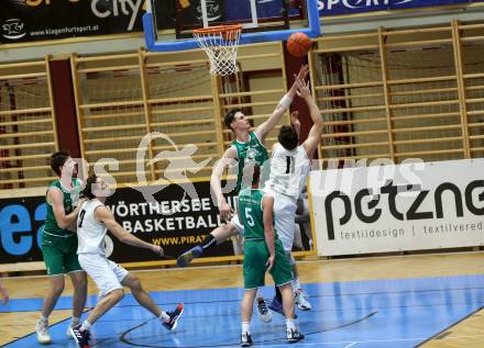 Basketball Zweite Liga 2021/2022. Grunddurchgang 1. Runde.  Woerthersee Piraten gegen Future Team Steiermark. Simon Finzgar, Andreas Nuck (Piraten), Albin Balic , Gabriel Heigl, Daniel Grgic (Steiermark). Klagenfurt, am 10.10.2021.
Foto: Kuess
www.qspictures.net

---
pressefotos, pressefotografie, kuess, qs, qspictures, sport, bild, bilder, bilddatenbank