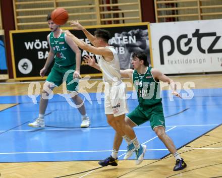 Basketball Zweite Liga 2021/2022. Grunddurchgang 1. Runde.  Woerthersee Piraten gegen Future Team Steiermark. Felix Leindecker (Piraten),  Elias Podany  (Steiermark). Klagenfurt, am 10.10.2021.
Foto: Kuess
www.qspictures.net

---
pressefotos, pressefotografie, kuess, qs, qspictures, sport, bild, bilder, bilddatenbank