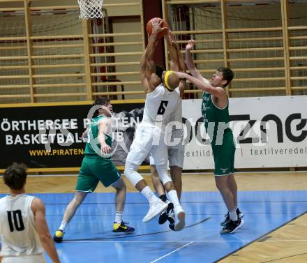 Basketball Zweite Liga 2021/2022. Grunddurchgang 1. Runde.  Woerthersee Piraten gegen Future Team Steiermark. Shawn Ray, Jan-Arne Apschner (Piraten), Elias Podany , Maximilian Seher  (Steiermark). Klagenfurt, am 10.10.2021.
Foto: Kuess
www.qspictures.net

---
pressefotos, pressefotografie, kuess, qs, qspictures, sport, bild, bilder, bilddatenbank