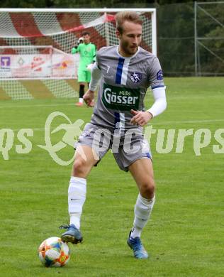 Fussball. Kaerntner Liga. Ferlach Atus gegen Dellach/Gail.  Benedikt Kaltenhofer  (Dellach). Ferlach, am 9.10.2021.
Foto: Kuess
www.qspictures.net
---
pressefotos, pressefotografie, kuess, qs, qspictures, sport, bild, bilder, bilddatenbank