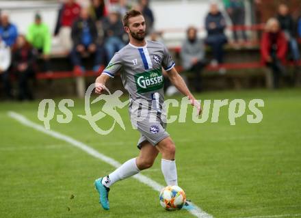 Fussball. Kaerntner Liga. Ferlach Atus gegen Dellach/Gail.   Lukas Huber   (Dellach). Ferlach, am 9.10.2021.
Foto: Kuess
www.qspictures.net
---
pressefotos, pressefotografie, kuess, qs, qspictures, sport, bild, bilder, bilddatenbank