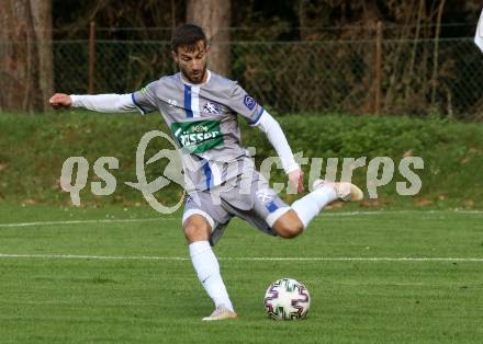 Fussball. Kaerntner Liga. Ferlach Atus gegen Dellach/Gail.  Samir Nuhanovic   (Dellach). Ferlach, am 9.10.2021.
Foto: Kuess
www.qspictures.net
---
pressefotos, pressefotografie, kuess, qs, qspictures, sport, bild, bilder, bilddatenbank