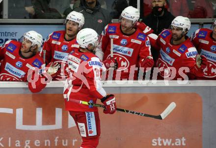 EBEL. Eishockey Bundesliga. KAC gegen	iClinic Bratislava Capitals. Torjubel Manuel Geier (KAC). Klagenfurt, am 15.10.2021.
Foto: Kuess
www.qspictures.net

---
pressefotos, pressefotografie, kuess, qs, qspictures, sport, bild, bilder, bilddatenbank