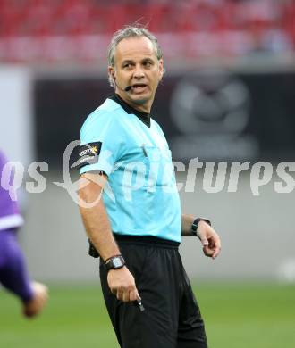 Fussball. Bundesliga. SK Austria Klagenfurt gegen  SK Rapid.  Schiedsrichter Rene Eisner. Klagenfurt, am 16.10.2021.
Foto: Kuess
www.qspictures.net
---
pressefotos, pressefotografie, kuess, qs, qspictures, sport, bild, bilder, bilddatenbank