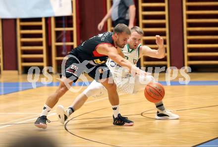 Basketball Zweite Liga 2021/2022. Grunddurchgang 2. Runde.  KOS Celovec gegen Mattersburg Rocks. Tim Huber (KOS), Florian Duck (Mattersburg). Klagenfurt, am 16.10.2021.
Foto: Kuess
www.qspictures.net
---
pressefotos, pressefotografie, kuess, qs, qspictures, sport, bild, bilder, bilddatenbank