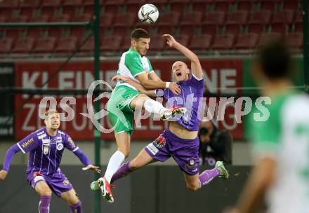 Fussball. Bundesliga. SK Austria Klagenfurt gegen  SK Rapid. Nicolas Wimmer,  (Klagenfurt), Ercan Kara  (SK Rapid). Klagenfurt, am 16.10.2021.
Foto: Kuess
www.qspictures.net
---
pressefotos, pressefotografie, kuess, qs, qspictures, sport, bild, bilder, bilddatenbank