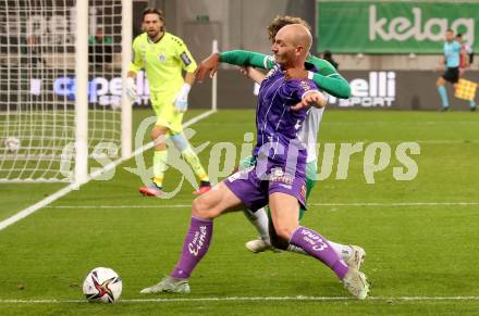 Fussball. Bundesliga. SK Austria Klagenfurt gegen  SK Rapid. Nicolas Wimmer,  (Klagenfurt), Emanuel Aiwu  (SK Rapid). Klagenfurt, am 16.10.2021.
Foto: Kuess
www.qspictures.net
---
pressefotos, pressefotografie, kuess, qs, qspictures, sport, bild, bilder, bilddatenbank