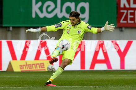 Fussball. Bundesliga. SK Austria Klagenfurt gegen  SK Rapid. Phillip Menzel (Klagenfurt). Klagenfurt, am 16.10.2021.
Foto: Kuess
www.qspictures.net
---
pressefotos, pressefotografie, kuess, qs, qspictures, sport, bild, bilder, bilddatenbank