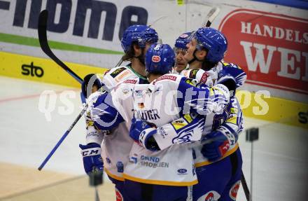 EBEL. Eishockey Bundesliga. VSV gegen Moser Medical Graz99ers. Torjubel Chris Collins, John Hughes, Anton Karlsson, Sebastian Zauner  (VSV). Villach, am 17.10.2021.
Foto: Kuess
www.qspictures.net
---
pressefotos, pressefotografie, kuess, qs, qspictures, sport, bild, bilder, bilddatenbank