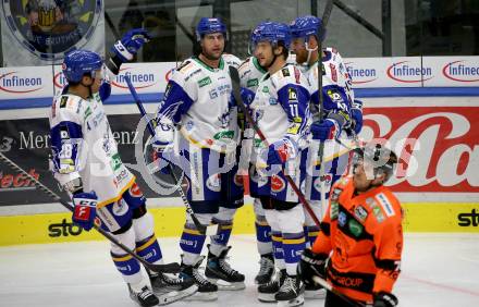 EBEL. Eishockey Bundesliga. VSV gegen Moser Medical Graz99ers. Torjubel Derek Joslin, Renars Krastenbergs, Joel Broda, Scott Kosmachuk, Jamie Fraser  (VSV). Villach, am 17.10.2021.
Foto: Kuess
www.qspictures.net
---
pressefotos, pressefotografie, kuess, qs, qspictures, sport, bild, bilder, bilddatenbank