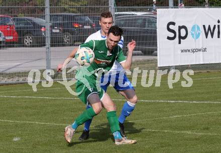 Fussball. Unterliga West. Landskron gegen Sachsenburg.  Julian Brandstaetter,  (Landskron), Maximilian Knoetig    (Sachsenburg). Landskron, 16.10.2016.
Foto: Kuess
---
pressefotos, pressefotografie, kuess, qs, qspictures, sport, bild, bilder, bilddatenbank