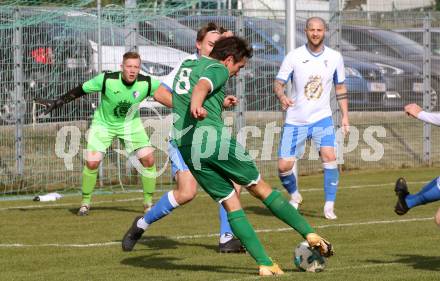 Fussball. Unterliga West. Landskron gegen Sachsenburg.   Phillip Gatti,  (Landskron), Christoph Eigenberger   (Sachsenburg). Landskron, 16.10.2016.
Foto: Kuess
---
pressefotos, pressefotografie, kuess, qs, qspictures, sport, bild, bilder, bilddatenbank