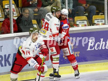 EBEL. Eishockey Bundesliga. KAC gegen	HCB Suedtirol Alperia.  Martin Schumnig, (KAC),  Domenico Alberga  (Bozen). Klagenfurt, am 22.10.2021.
Foto: Kuess
www.qspictures.net

---
pressefotos, pressefotografie, kuess, qs, qspictures, sport, bild, bilder, bilddatenbank