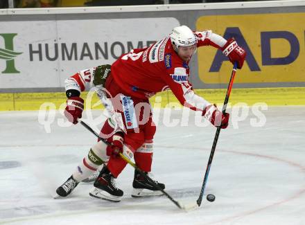 EBEL. Eishockey Bundesliga. KAC gegen	HCB Suedtirol Alperia. Nicholas Petersen, (KAC),  Keegan Lowe  (Bozen). Klagenfurt, am 22.10.2021.
Foto: Kuess
www.qspictures.net

---
pressefotos, pressefotografie, kuess, qs, qspictures, sport, bild, bilder, bilddatenbank