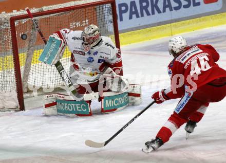 EBEL. Eishockey Bundesliga. KAC gegen	HCB Suedtirol Alperia. Johannes Bischofberger,  (KAC), Kevin Boyle  (Bozen). Klagenfurt, am 22.10.2021.
Foto: Kuess
www.qspictures.net

---
pressefotos, pressefotografie, kuess, qs, qspictures, sport, bild, bilder, bilddatenbank