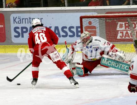 EBEL. Eishockey Bundesliga. KAC gegen	HCB Suedtirol Alperia. Samuel Witting, (KAC), Kevin Boyle, (Bozen). Klagenfurt, am 22.10.2021.
Foto: Kuess
www.qspictures.net

---
pressefotos, pressefotografie, kuess, qs, qspictures, sport, bild, bilder, bilddatenbank