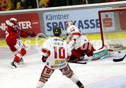 EBEL. Eishockey Bundesliga. KAC gegen	HCB Suedtirol Alperia. Samuel Witting, (KAC), Kevin Boyle, Dustin Gazley   (Bozen). Klagenfurt, am 22.10.2021.
Foto: Kuess
www.qspictures.net

---
pressefotos, pressefotografie, kuess, qs, qspictures, sport, bild, bilder, bilddatenbank