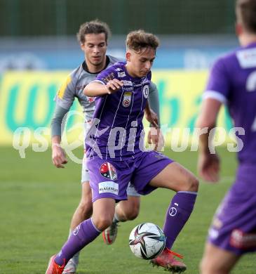 Fussball. Bundesliga. RZ Pellets WAC gegen SK Austria Klagenfurt. Matthaeus Taferner, (WAC), Fabio Markelic  (Klagenfurt). Wolfsberg, am 23.10.2021.
Foto: Kuess
www.qspictures.net

---
pressefotos, pressefotografie, kuess, qs, qspictures, sport, bild, bilder, bilddatenbank